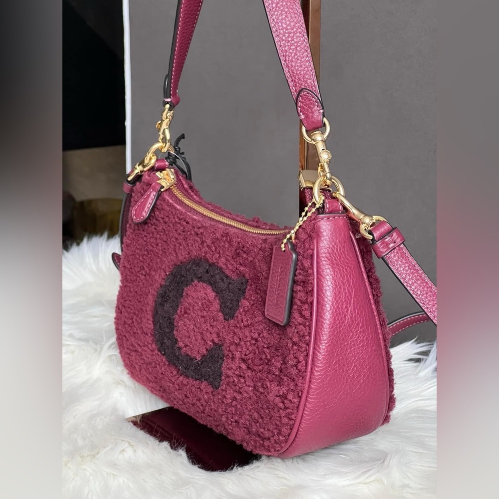 CE557 - Coach Teri Shoulder Bag with Coach Motif - Picture 3 of 14